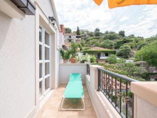 Apartments Mare- One Bedroom Apartment with Garden View A3 ST Hotel in Split-Dalmatia County