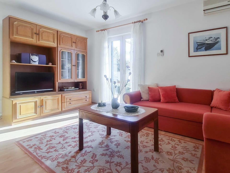 Villa Klara - Holiday Home with Terrace, Pool and Sea View Resort in Dubrovnik-Neretva County