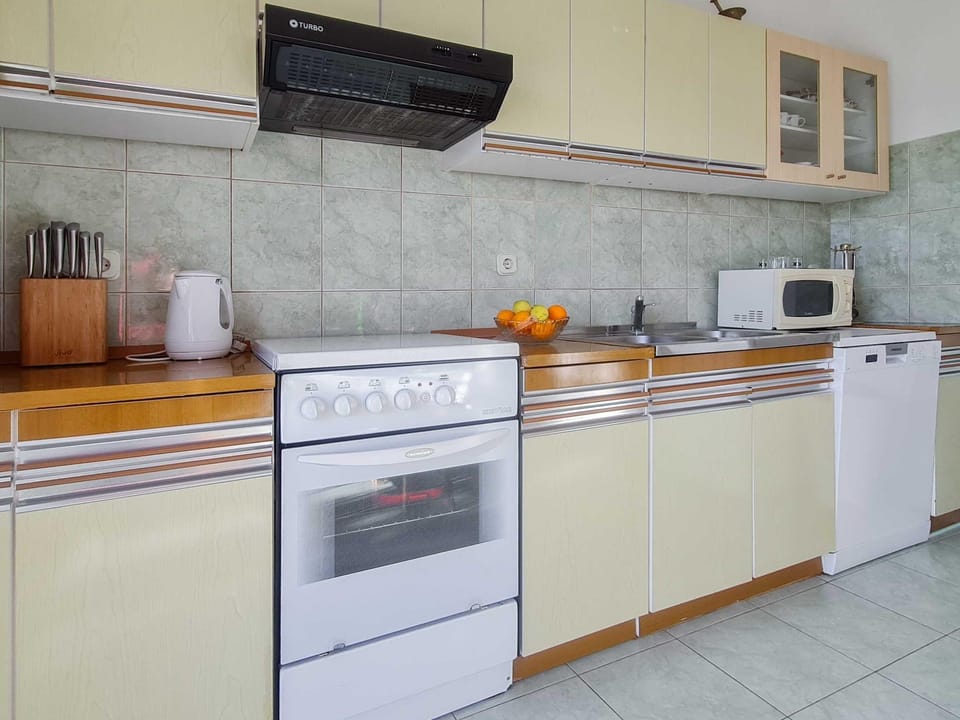 Villa Klara - Holiday Home with Terrace, Pool and Sea View Resort in Dubrovnik-Neretva County