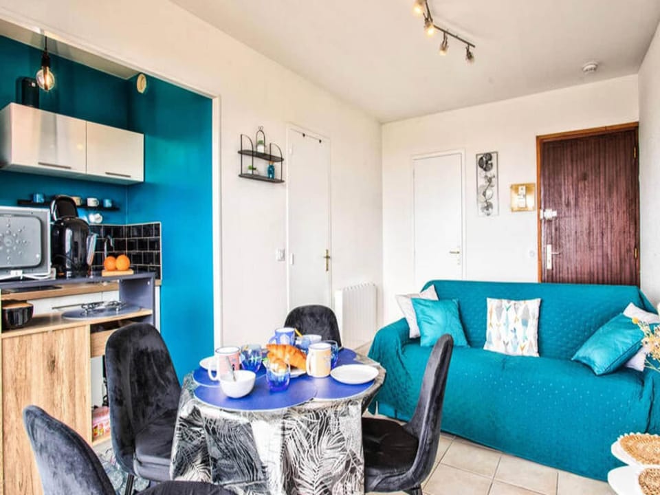 Rental stay Merville-Franceville Plage Hotel in Normandy