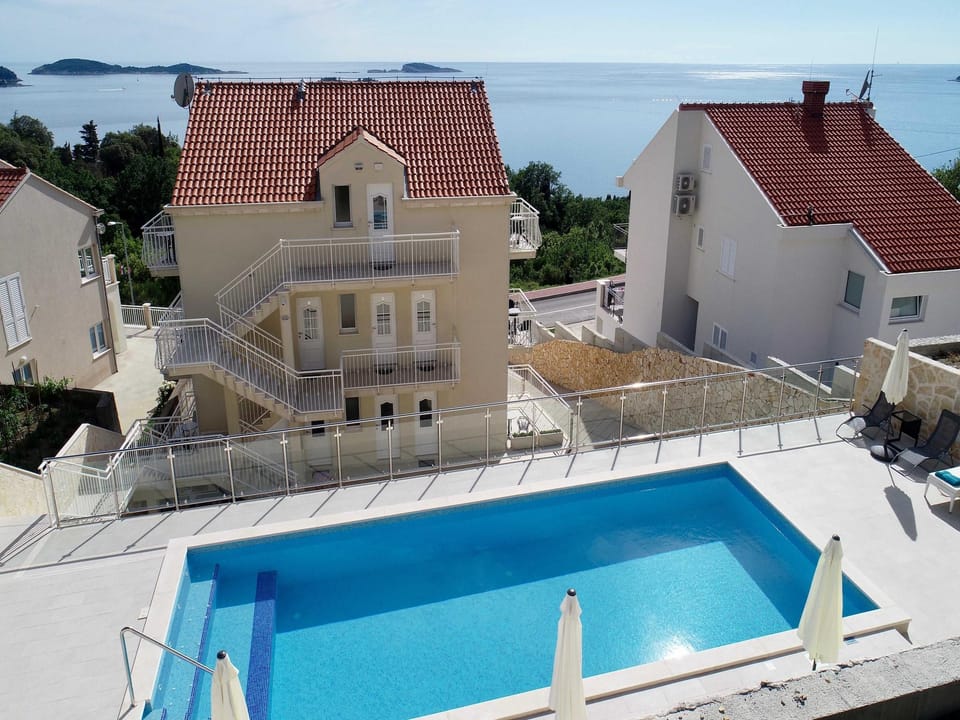 Villa Samba - Two Bedroom Apartment with Balcony and Sea View Apartment in Plat