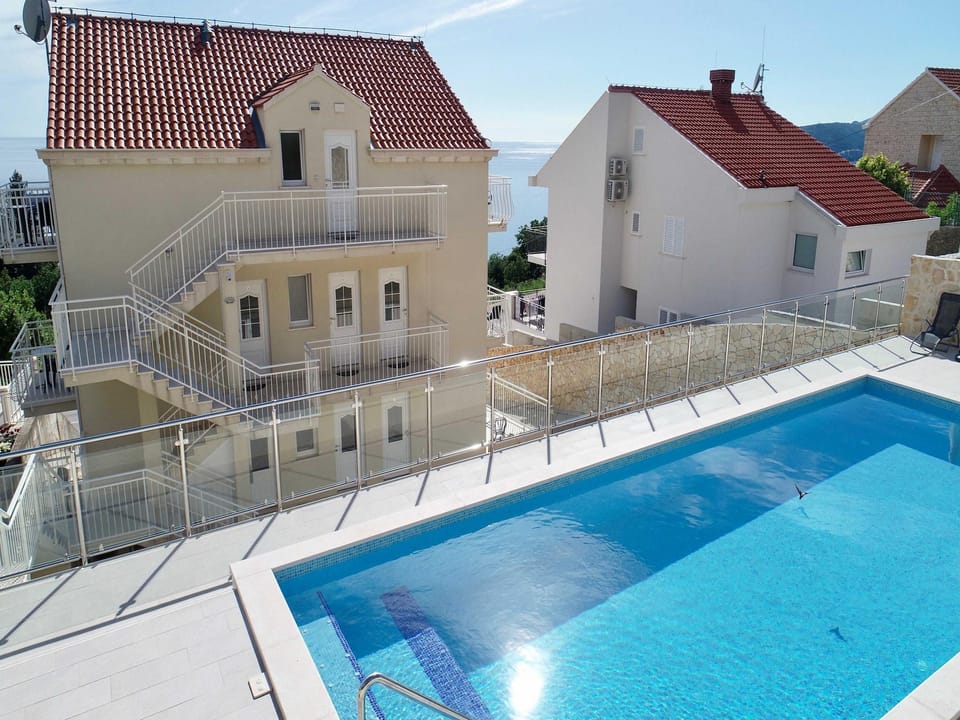 Villa Samba - Two Bedroom Apartment with Balcony and Sea View Apartment in Plat