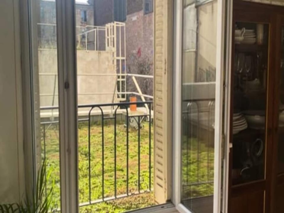 Appartement Lumineux Proche Espace Vert Hotel in Paris