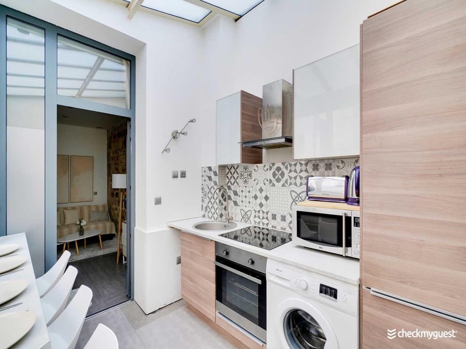 Magnificent studio - 2P - Place de la Bastille Hotel in Paris