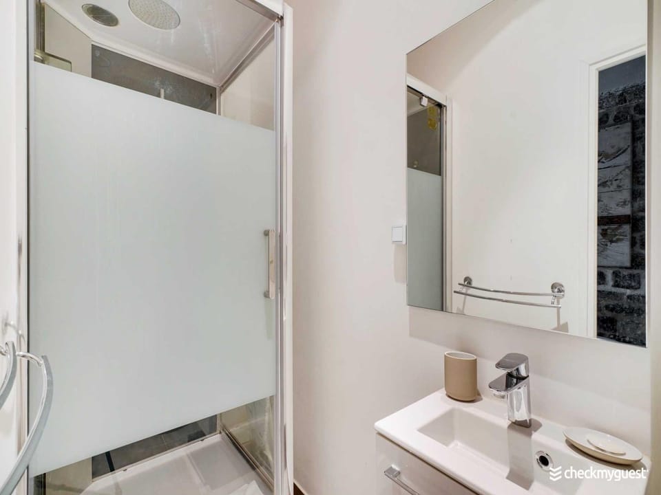 Magnificent studio - 2P - Place de la Bastille Hotel in Paris