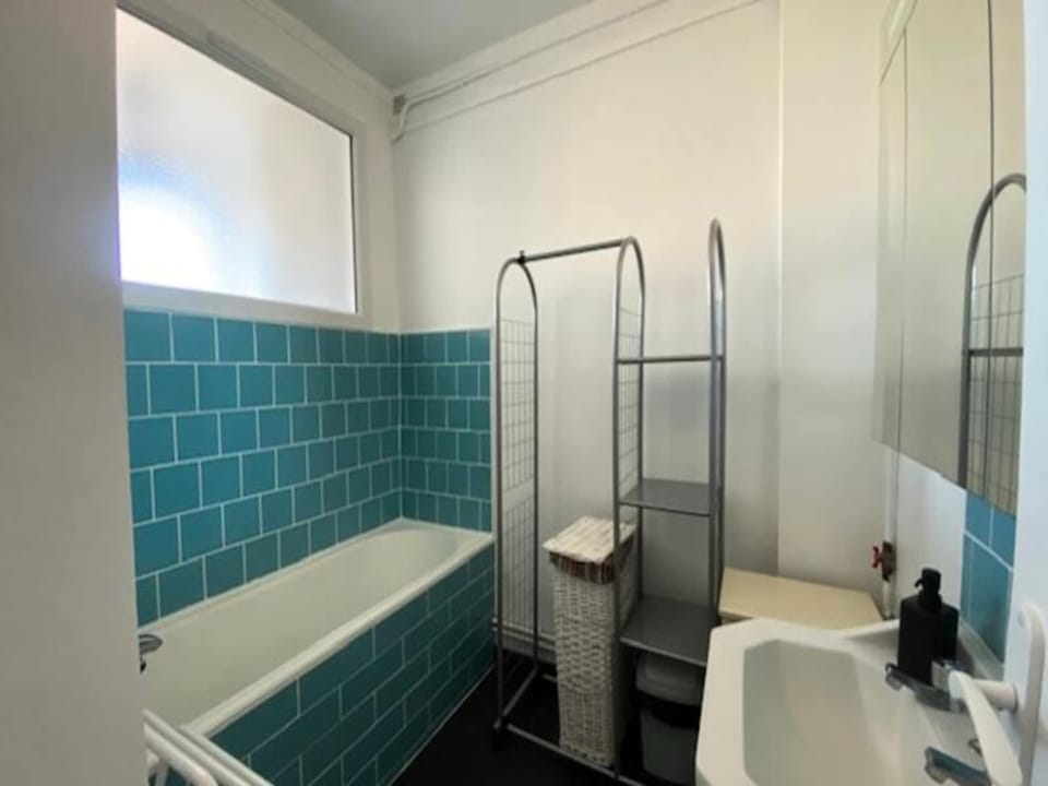 Apartments for 5 People Hotel in Caen