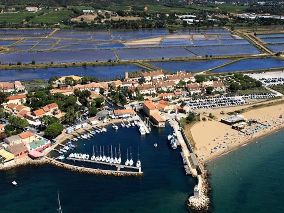 Rooms 4 People Hotel in La Londe-les-Maures