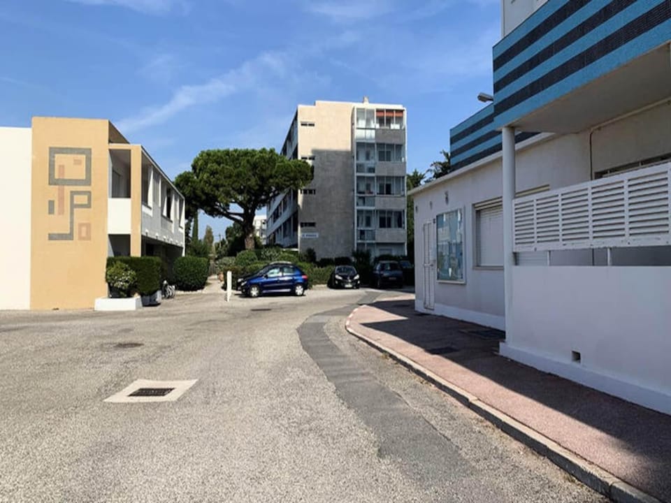 Rooms 4 People Hotel in La Londe-les-Maures