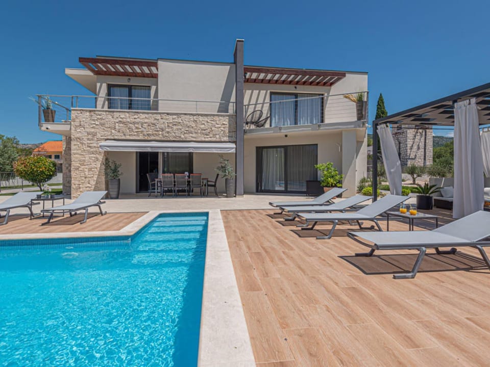 Villa Felicity B4 - Four Bedroom Villa with Balcony and Pool Hotel in Šibenik-Knin County, Croatia