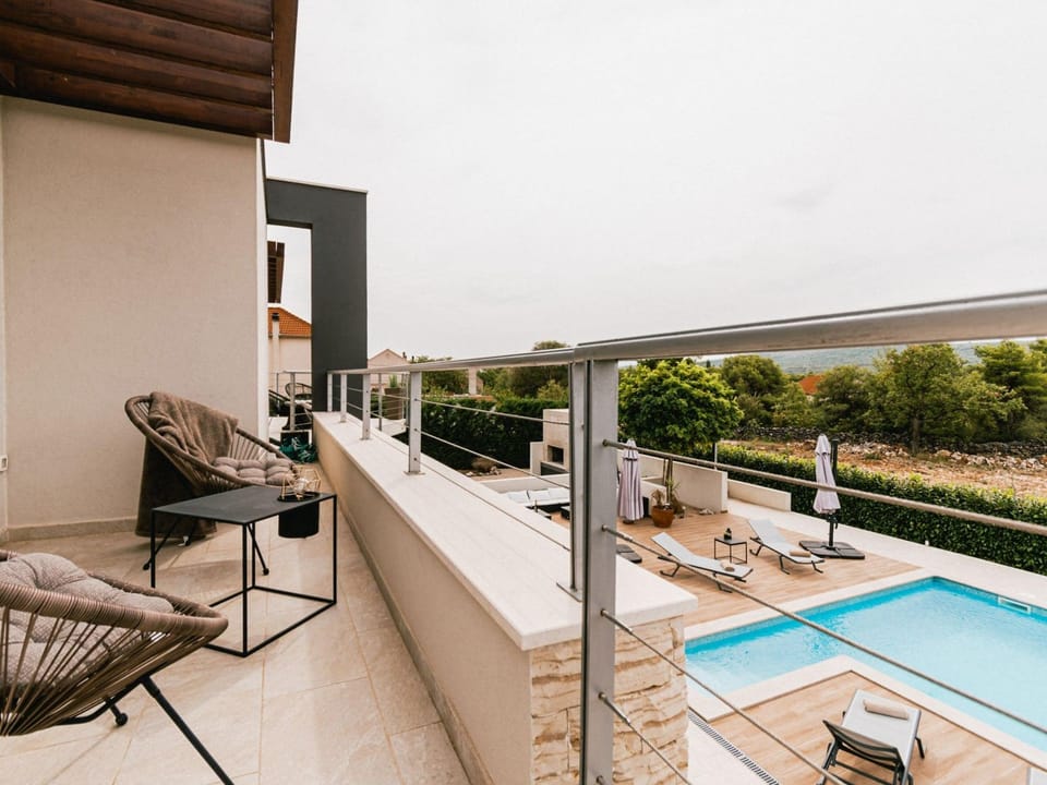 Villa Felicity B4 - Four Bedroom Villa with Balcony and Pool Hotel in Šibenik-Knin County, Croatia