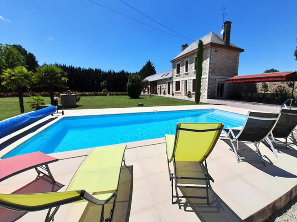Holiday Rentals Archigny Hotel in Centre-Val de Loire