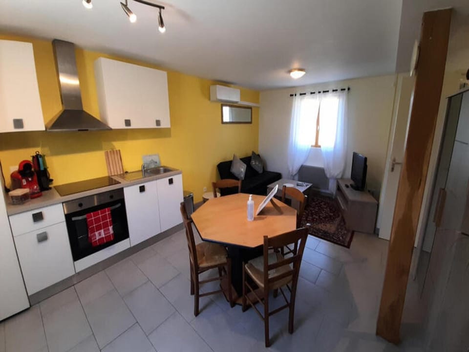 Holiday Rentals Archigny Hotel in Centre-Val de Loire