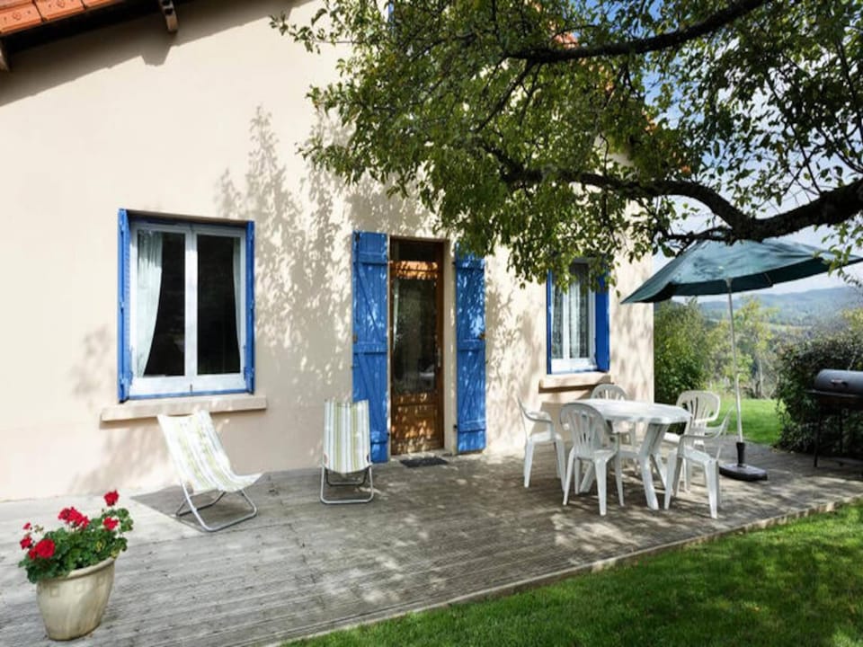 House 5 People Hotel in Auvergne-Rhône-Alpes