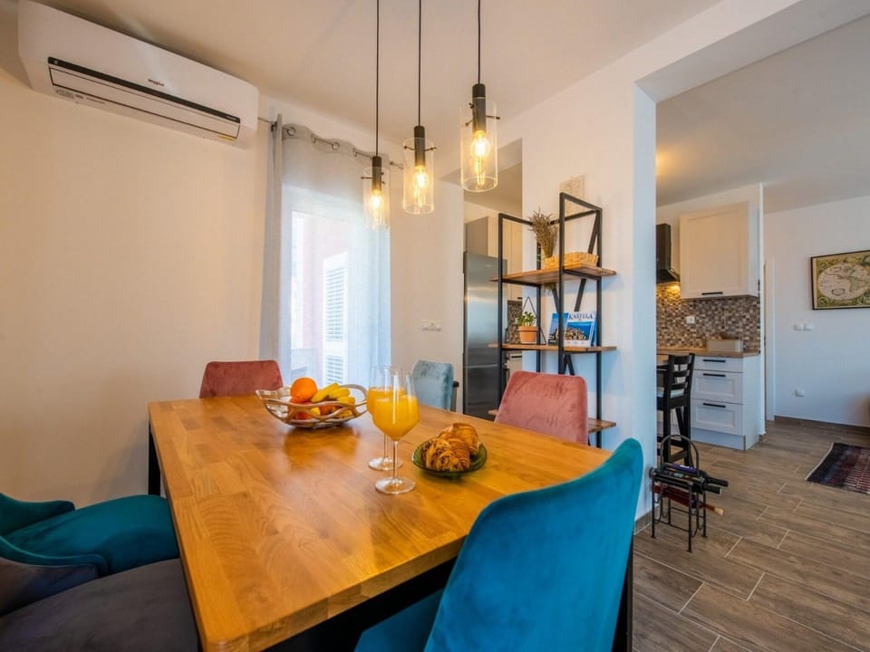 Charming and Tranquil Kastel Gomilica Apartment with Balcony and Patio - Three Bedroom Apartment Hotel in Šibenik-Knin County, Croatia