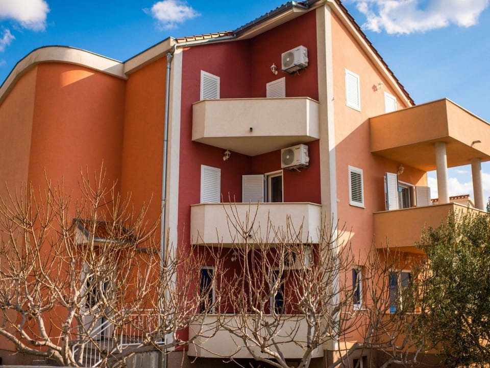 Charming and Tranquil Kastel Gomilica Apartment with Balcony and Patio - Three Bedroom Apartment Hotel in Šibenik-Knin County, Croatia