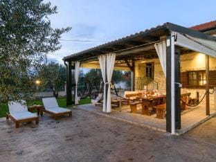 Vila Ive winter spa Podumci Hotel in Šibenik-Knin County, Croatia