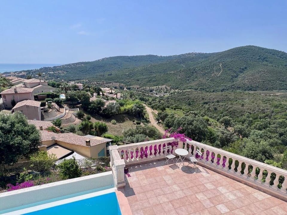 Parc de la Vigie Comfortable holiday residence Hotel in Roquebrune-sur-Argens