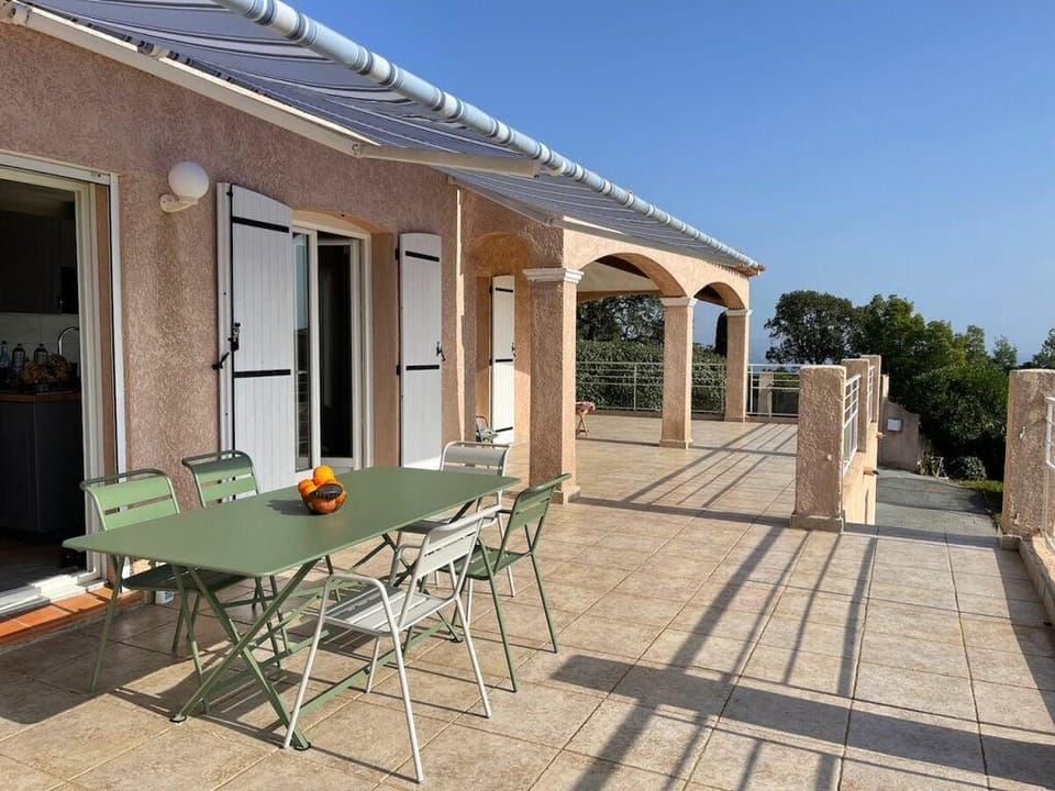 Parc de la Vigie Comfortable holiday residence Hotel in Roquebrune-sur-Argens