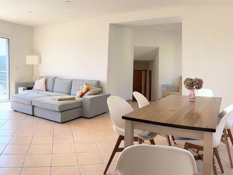 Parc de la Vigie Comfortable holiday residence Hotel in Roquebrune-sur-Argens