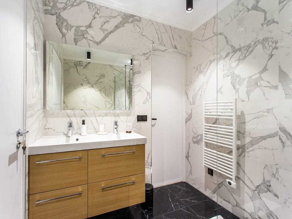 Luxurious apartment - 3BR6P - Faubourg-du-Roule Hotel in Paris