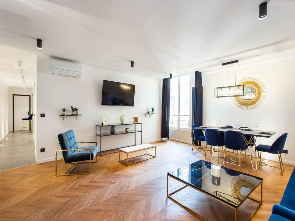 Luxurious apartment - 3BR6P - Faubourg-du-Roule Hotel in Paris