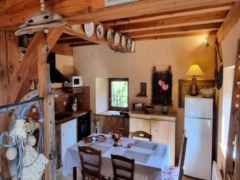 House 4 People Hotel in Auvergne-Rhône-Alpes