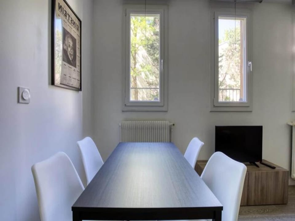 Beautiful Studio Along The Seine Hotel in Paris