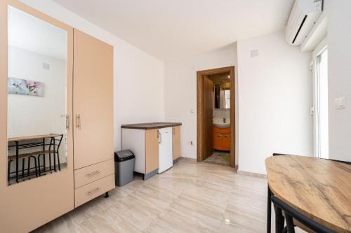 Guest Gouse Stipanovi Dvori - Double Bedroom with Terrace 3 Hotel in Šibenik-Knin County, Croatia