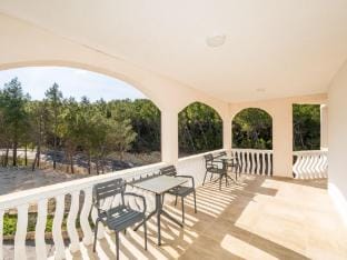 Guest Gouse Stipanovi Dvori - Double Bedroom with Terrace 3 Hotel in Šibenik-Knin County, Croatia