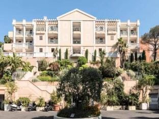 All Comfort - Swimming Pool - Sea View Hotel in Cannes