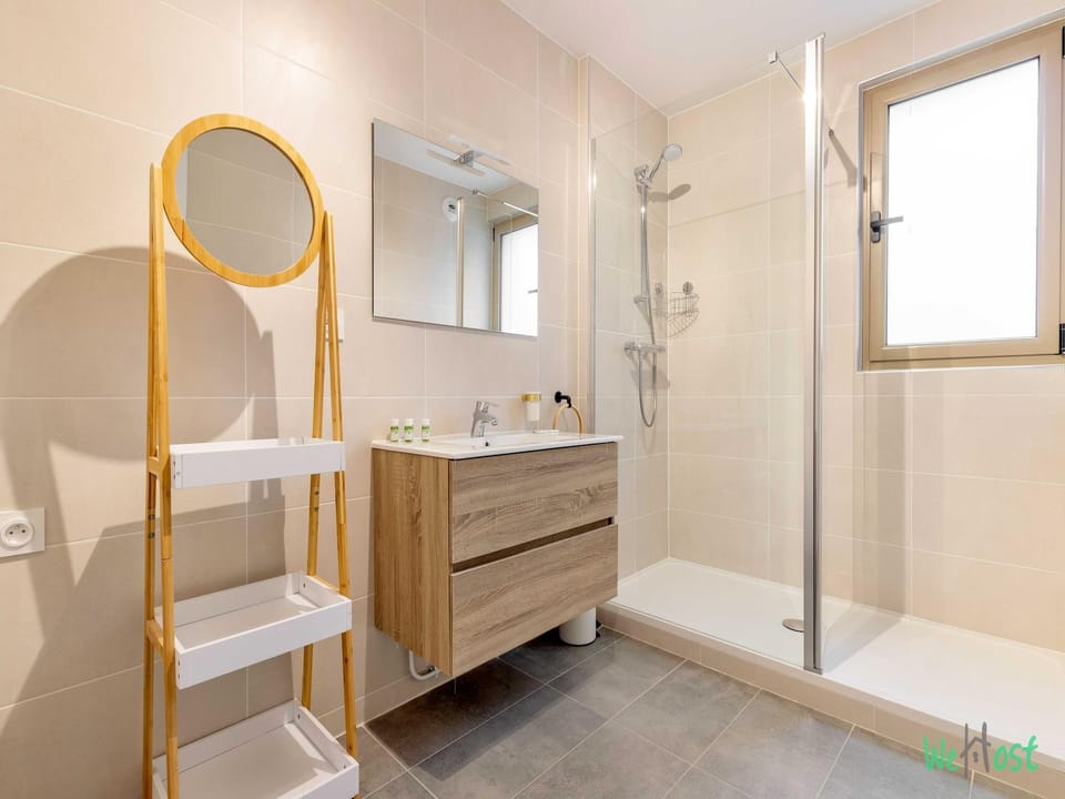 Apartment with balcony in Paris Hotel in Île-de-France
