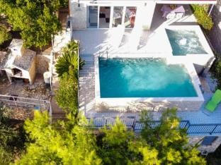 Two Bedroom Apartment with Sea View and Private Pool Hotel in Split-Dalmatia County