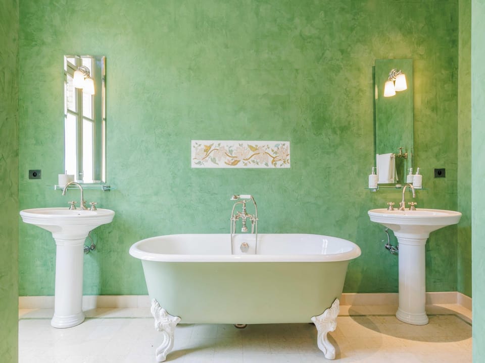 Luxury Mansion with Garden in Heart of Neuilly Hotel in Puteaux