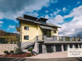 Bled Prestigious and Stylish Apartments - Standard Studio Apartment with Terrace Hotel in Carinthia, Austria