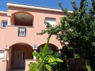Apartmani Luna - Two Bedroom  Apartment Hotel in Šibenik-Knin County, Croatia