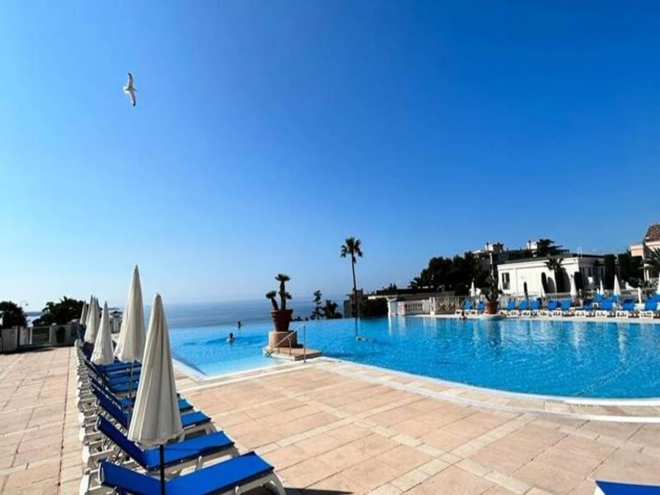 Residence Villa Francia Hotel in Cannes