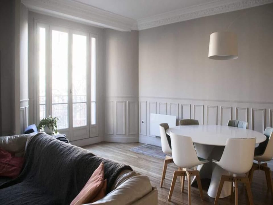 Pretty 83 M2 Close to the Bastille Hotel in Paris
