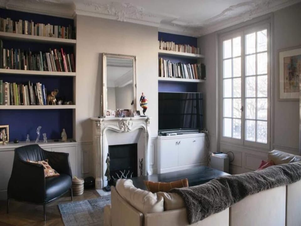 Pretty 83 M2 Close to the Bastille Hotel in Paris