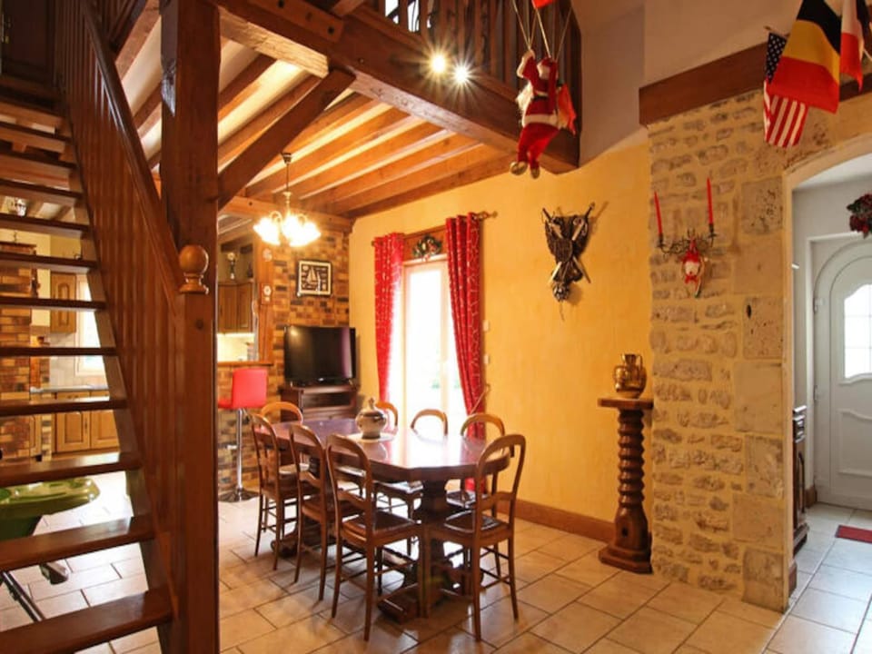 House 6 People Hotel in Normandy