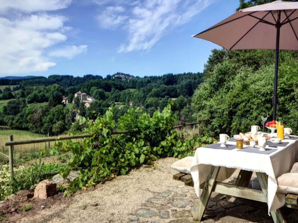 House 6 People Hotel in Auvergne-Rhône-Alpes