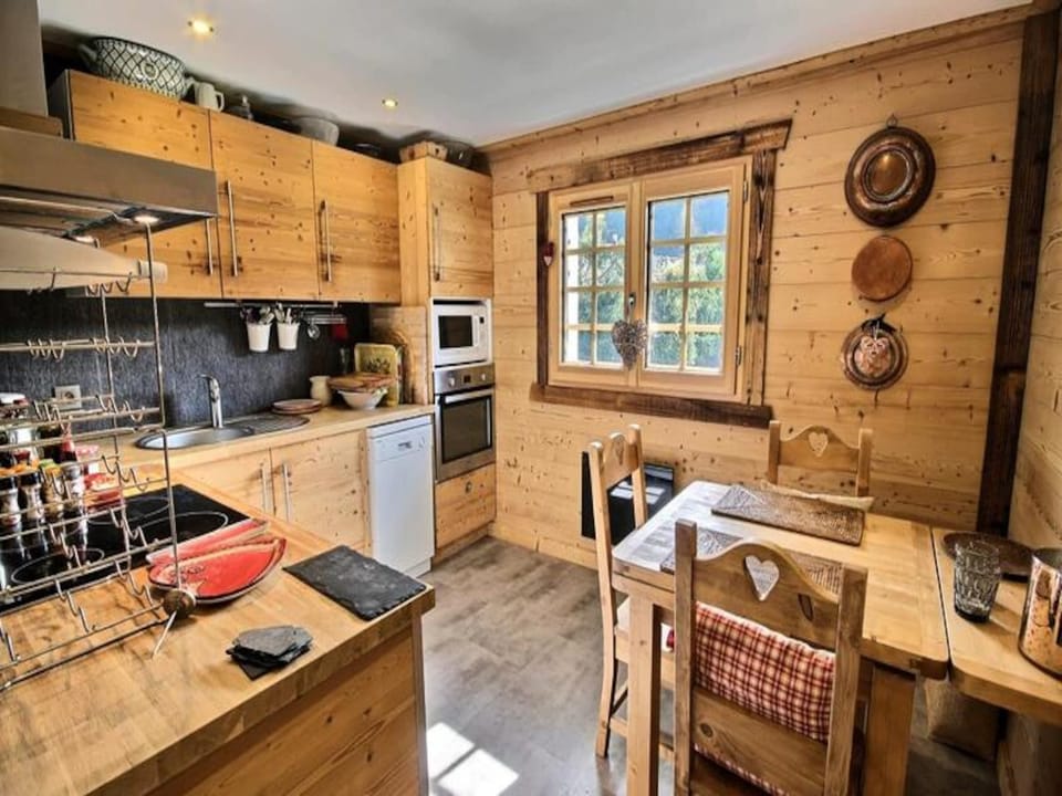 Apartments for 6 People Hotel in Combloux