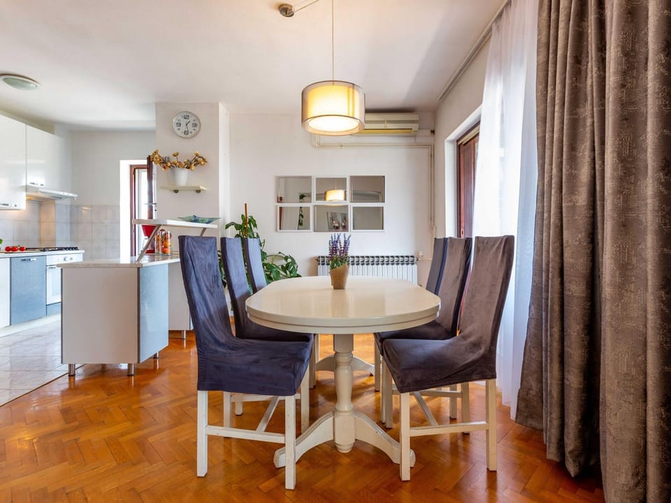 Three Bedroom Apartment with Private Pool Hotel in Zadar