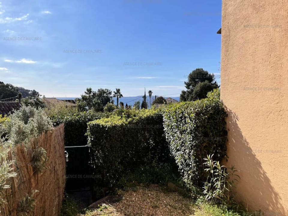 Rooms 4 People Hotel in Rayol-Canadel-sur-Mer