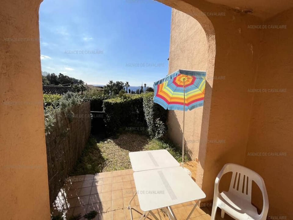 Rooms 4 People Hotel in Rayol-Canadel-sur-Mer