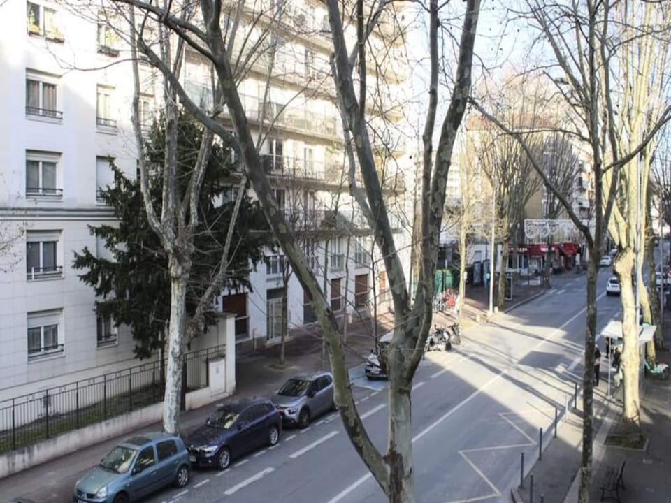 Apartments for 3 People Hotel in Issy-les-Moulineaux