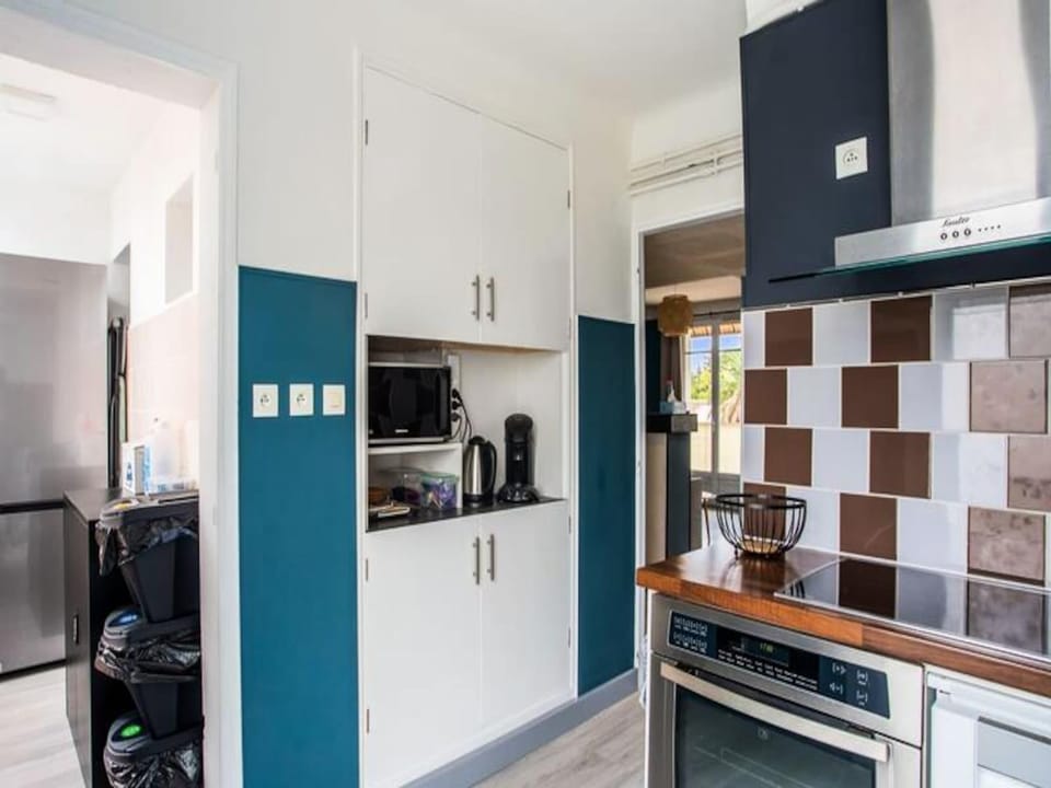 Apartments for 6 People Hotel in La Seyne-sur-Mer