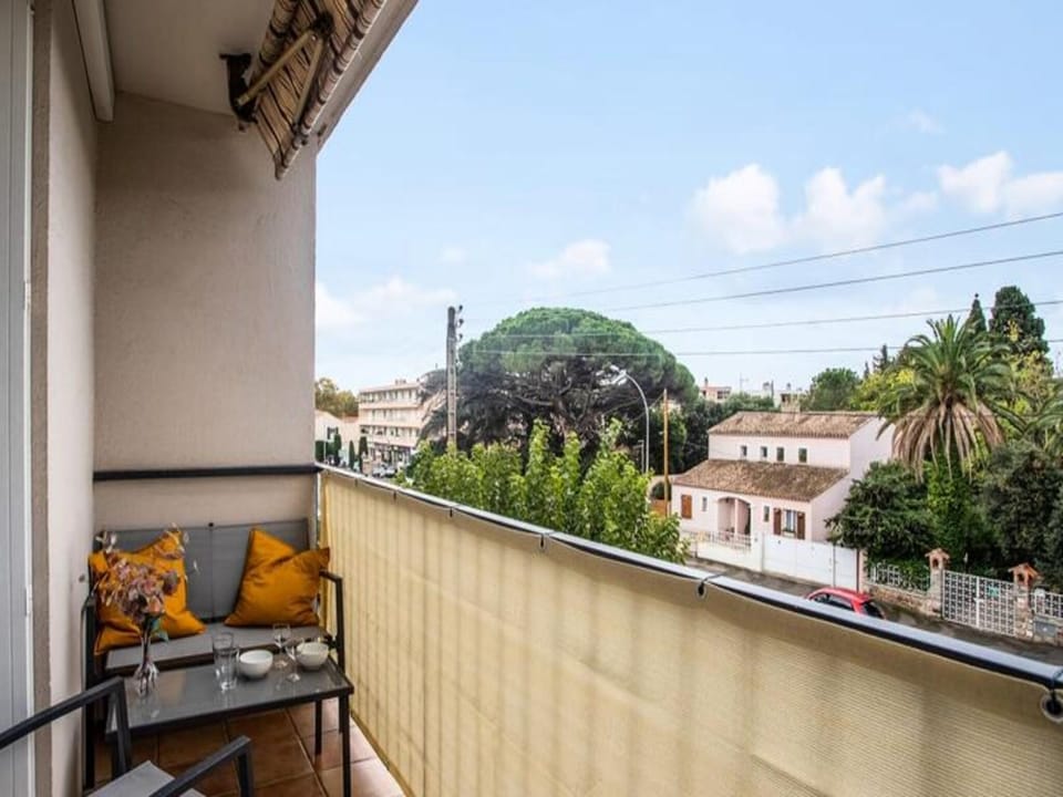Apartments for 6 People Hotel in La Seyne-sur-Mer