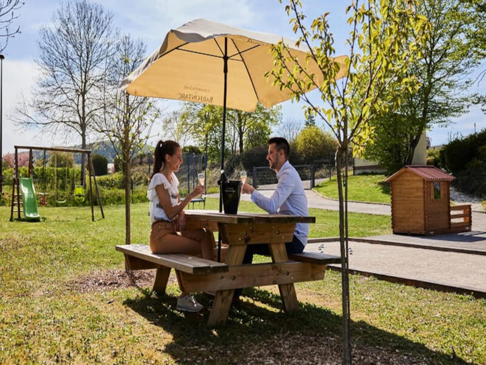 House 14 People Hotel in Bourgogne-Franche-Comté
