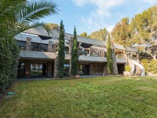 Elegant Villa Overlooking Gaou Bay Hotel in Bormes-les-Mimosas