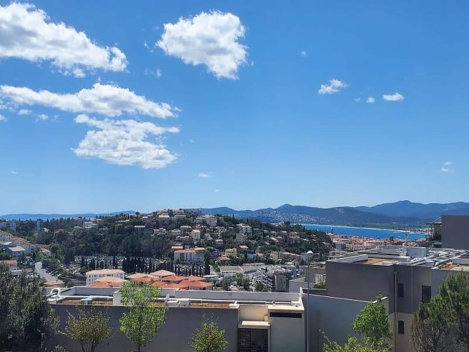 Apartments for 6 People Hotel in Saint-Raphael